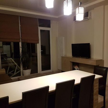 Apartment Magnolia Batumi Bagian luar foto