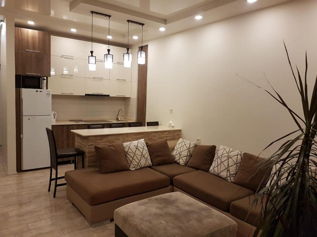 Apartment Magnolia Batumi Bagian luar foto